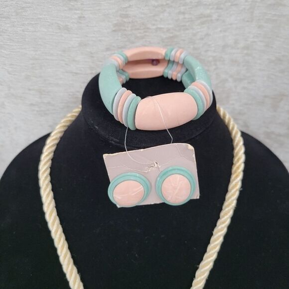 Vintage 80s Pastel Jewelry Set Starfish Pendant Necklace Earrings Bracelet - Picture 12 of 16